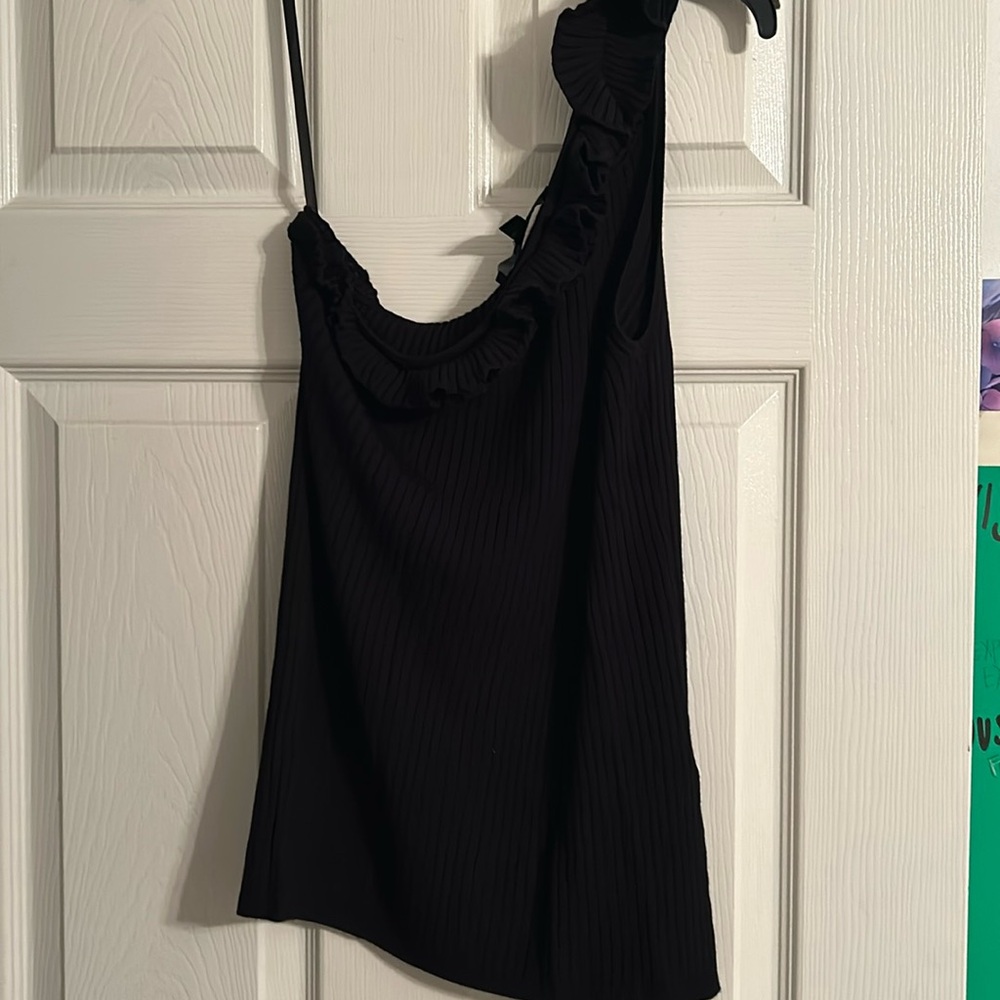 One shoulder top